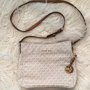 Micheal Kors portfolio crossbody bag